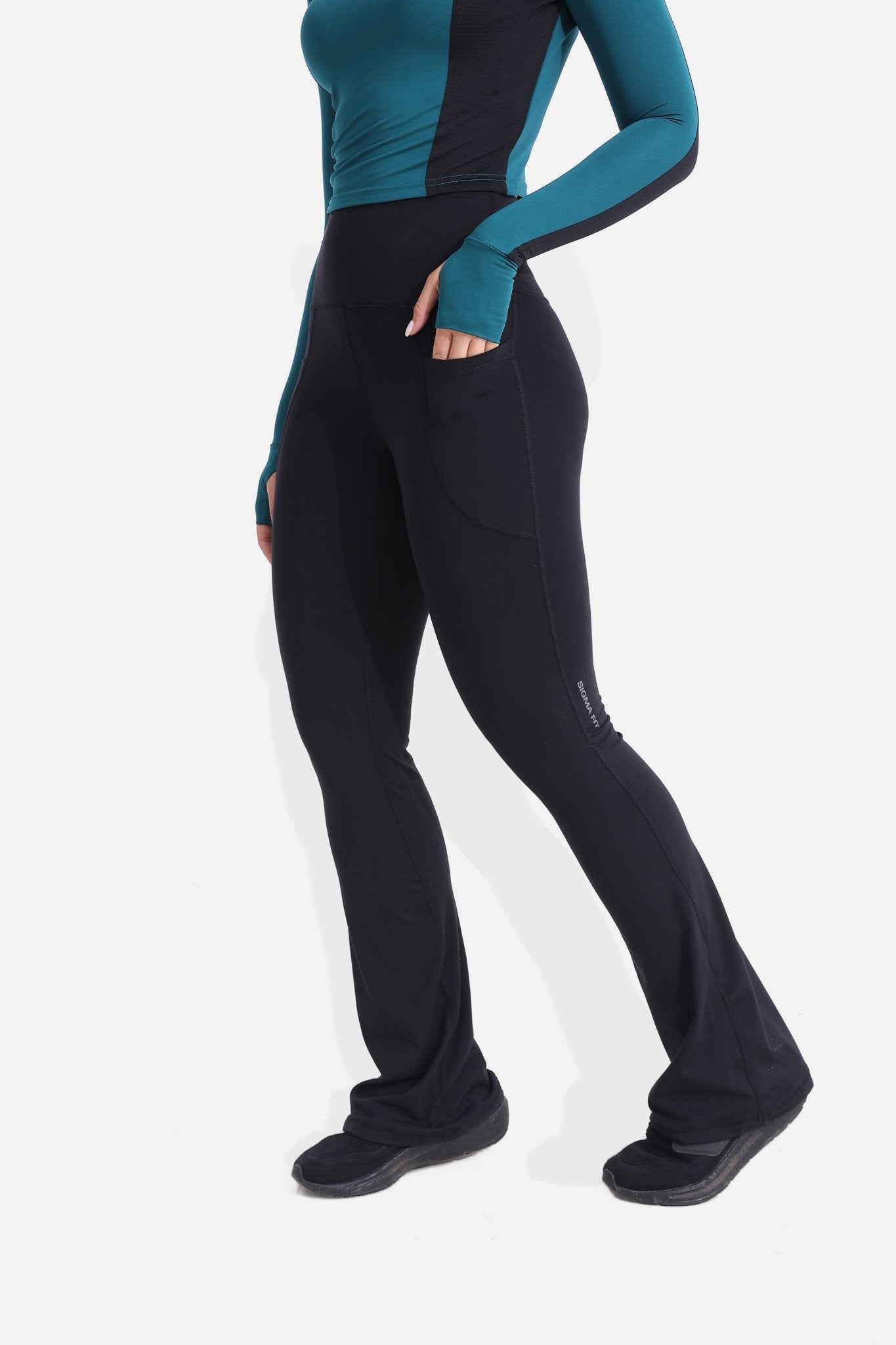 Black Yoga Flare Pants - Sigma Fit