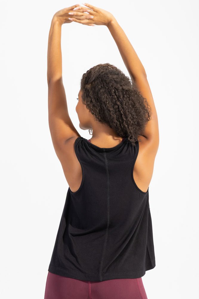 Yogi’s Croptop Black - Sigma Fit